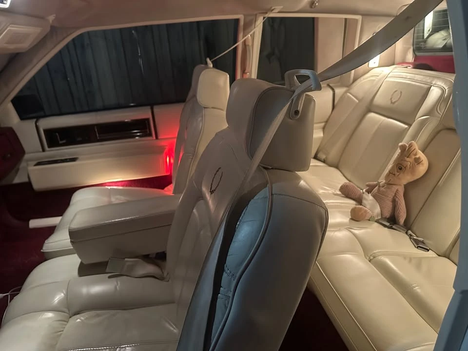 1989 Cadillac DeVille 6th Gen - Image 11 of 14