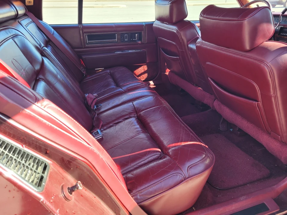 1989 Cadillac DeVille 6th Gen - Image 14 of 17