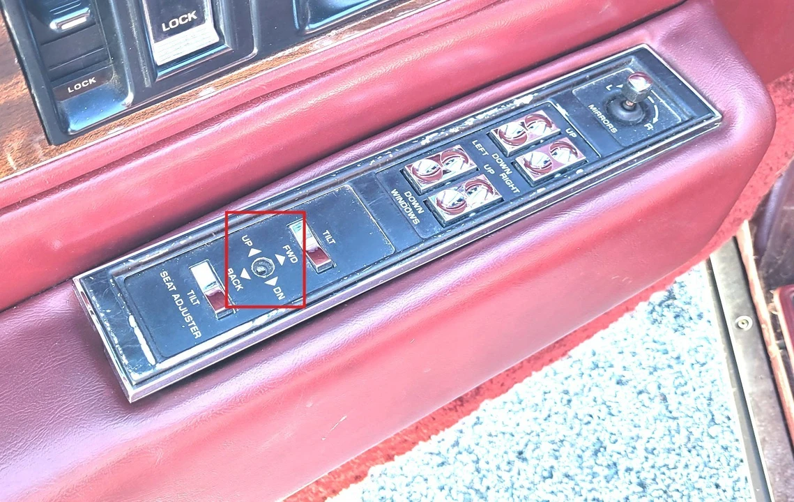 1989 Cadillac DeVille 6th Gen - Image 13 of 17
