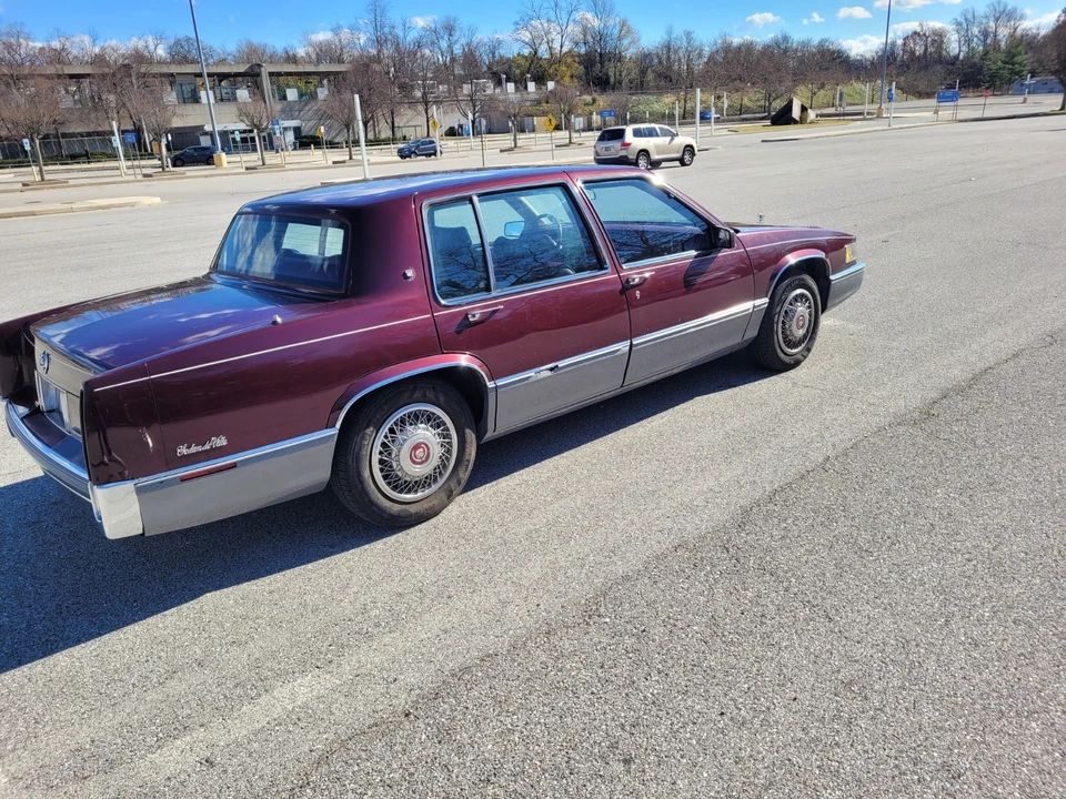 1989 Cadillac DeVille 6th Gen - Image 4 of 17