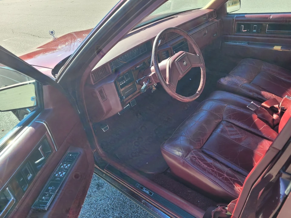1989 Cadillac DeVille 6th Gen - Image 9 of 17