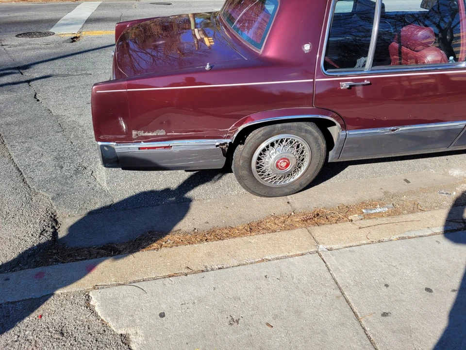 1989 Cadillac DeVille 6th Gen - Image 5 of 17