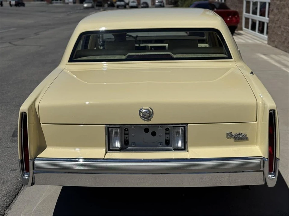 1989 Cadillac DeVille 6th Gen - Image 8 of 31