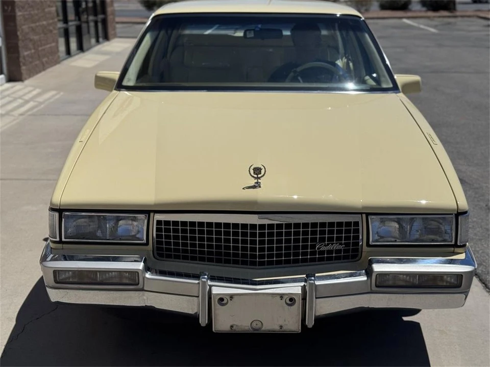 1989 Cadillac DeVille 6th Gen - Image 4 of 31