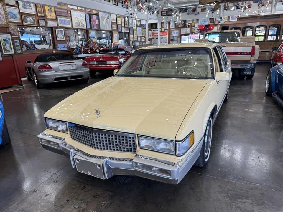 1989 Cadillac DeVille 6th Gen - Image 23 of 31