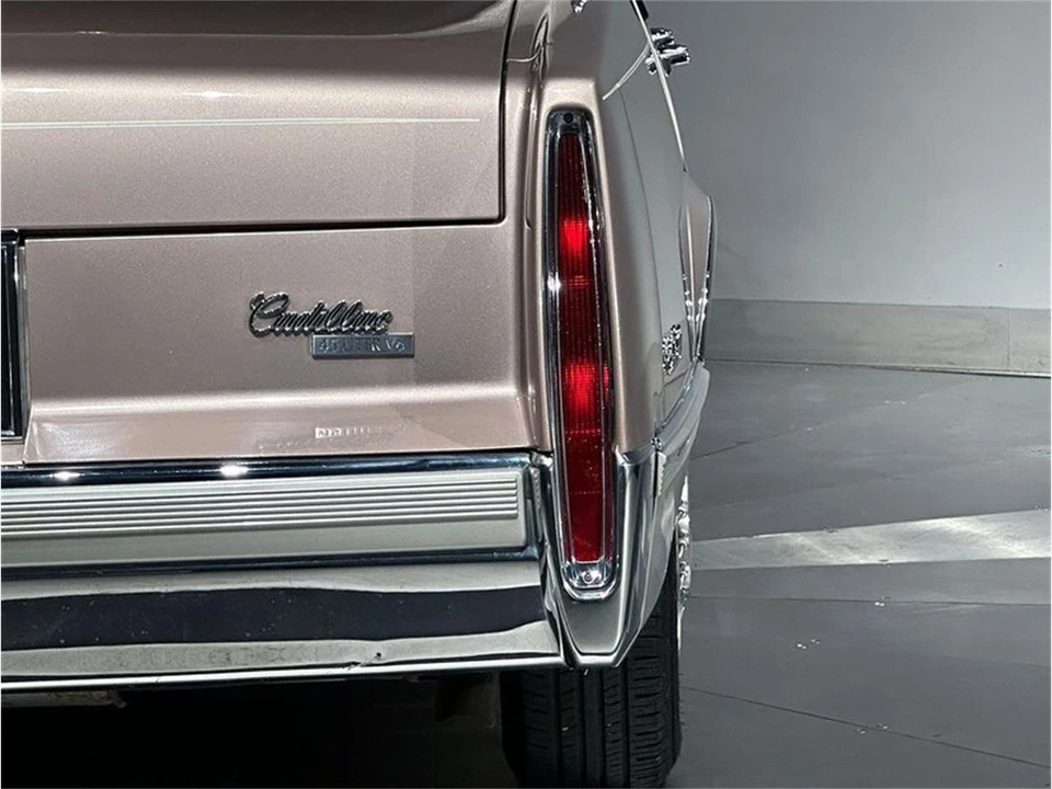 1989 Cadillac DeVille 6th Gen - Image 10 of 31