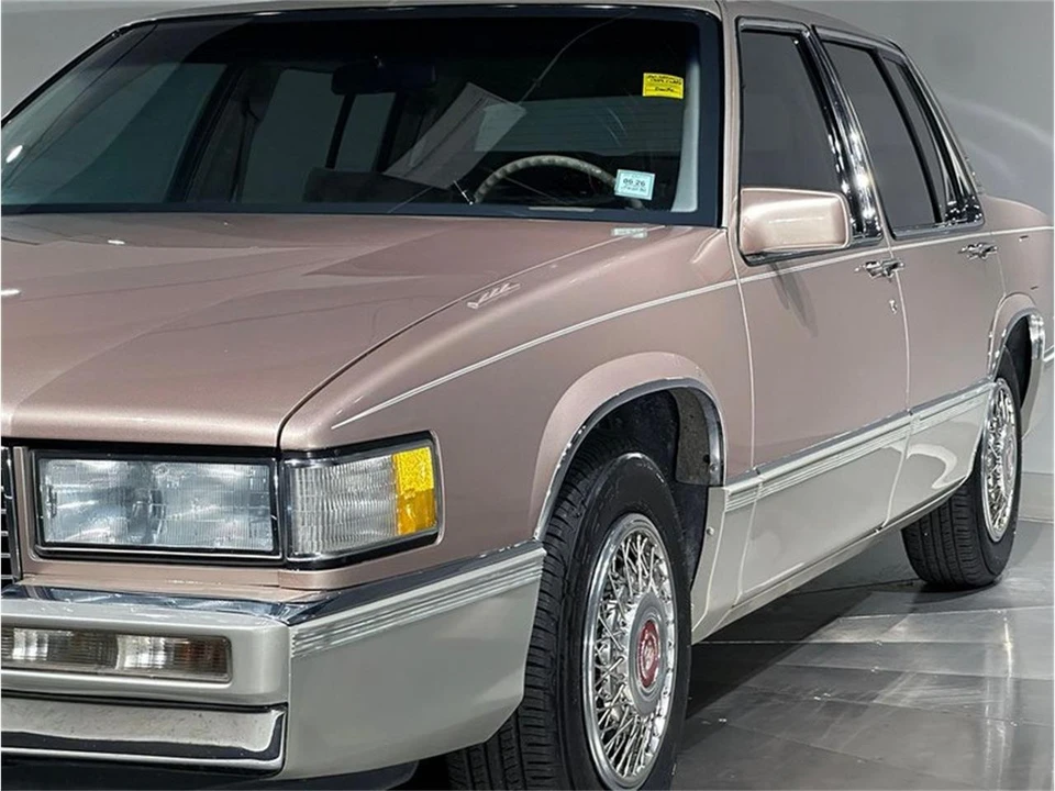 1989 Cadillac DeVille 6th Gen - Image 17 of 31