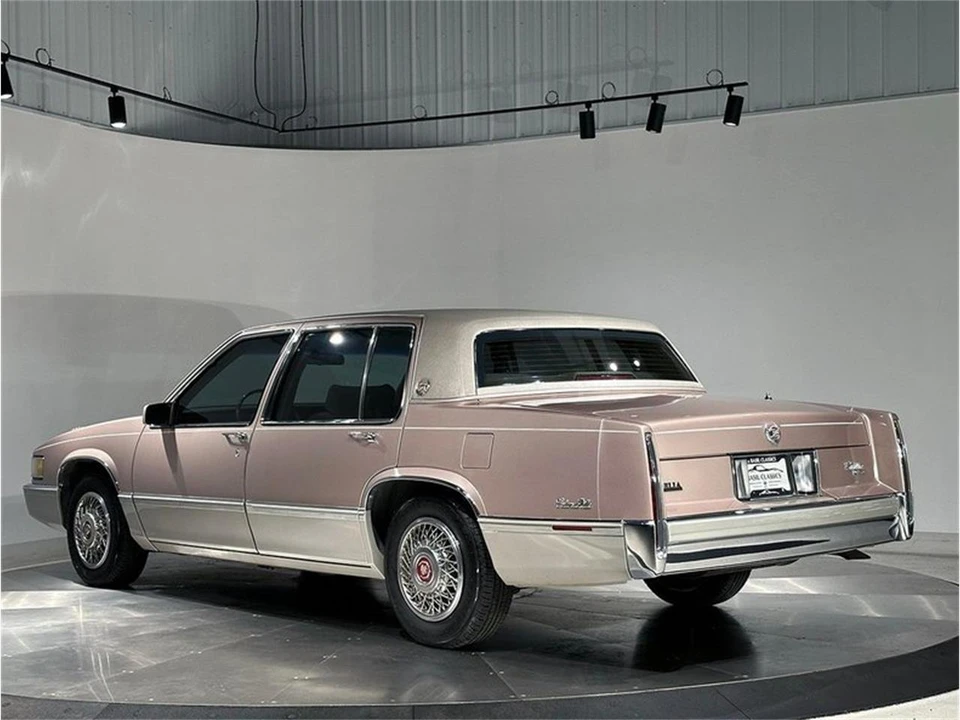 1989 Cadillac DeVille 6th Gen - Image 11 of 31