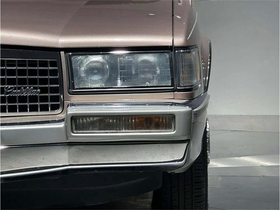 1989 Cadillac DeVille 6th Gen - Image 4 of 31