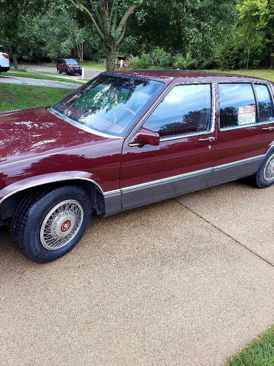 1989 Cadillac DeVille 6th Gen - Image 2 of 13