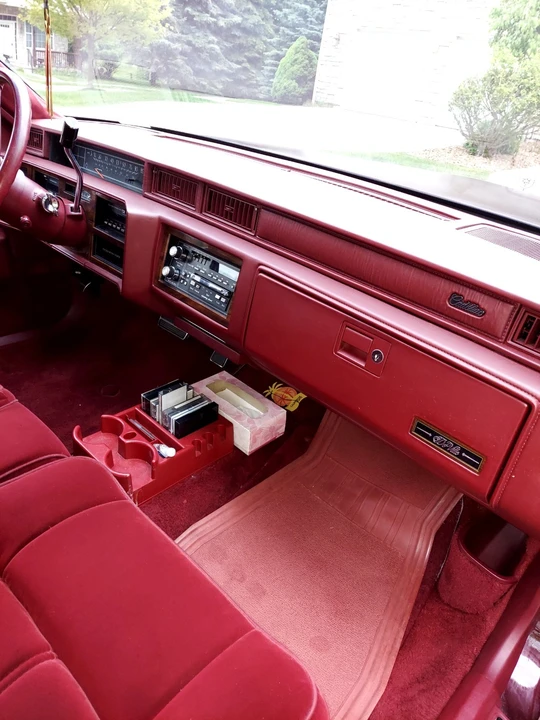 1989 Cadillac DeVille 6th Gen - Image 4 of 7