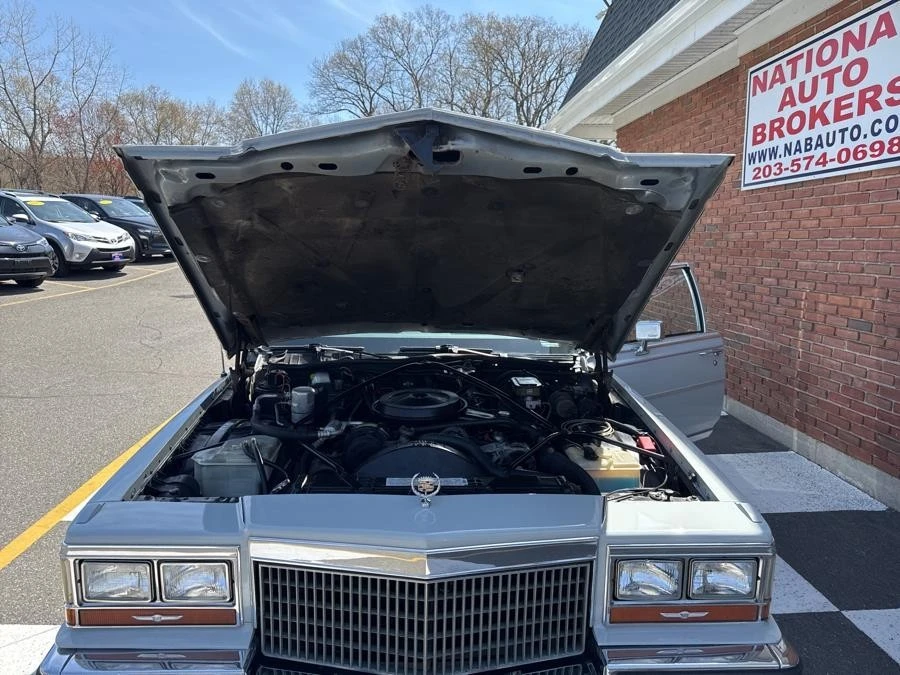 1989 Cadillac DeVille 6th Gen - Image 21 of 30