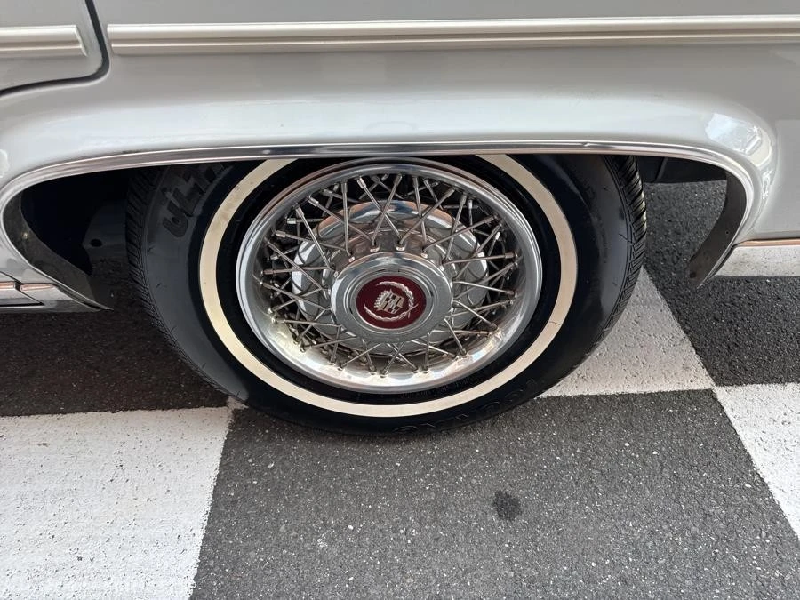 1989 Cadillac DeVille 6th Gen - Image 11 of 30