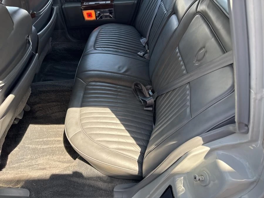 1989 Cadillac DeVille 6th Gen - Image 19 of 30