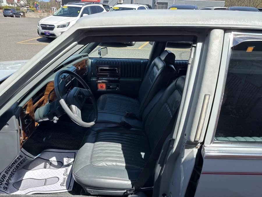 1989 Cadillac DeVille 6th Gen - Image 15 of 30