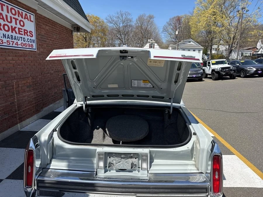 1989 Cadillac DeVille 6th Gen - Image 23 of 30