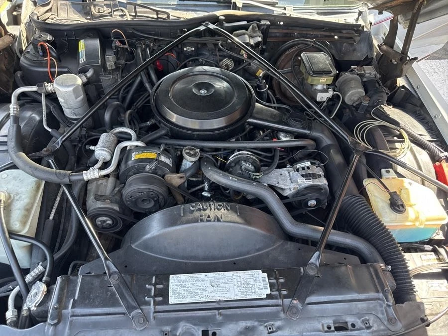 1989 Cadillac DeVille 6th Gen - Image 22 of 30
