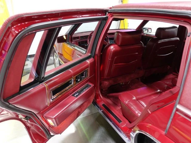 1989 Cadillac DeVille 6th Gen - Image 16 of 21