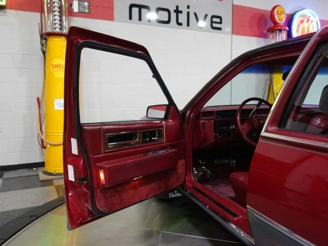 1989 Cadillac DeVille 7th Gen - Image 7 of 12