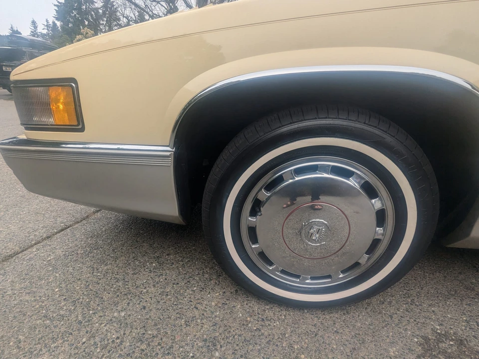 1989 Cadillac DeVille 6th Gen - Image 27 of 31