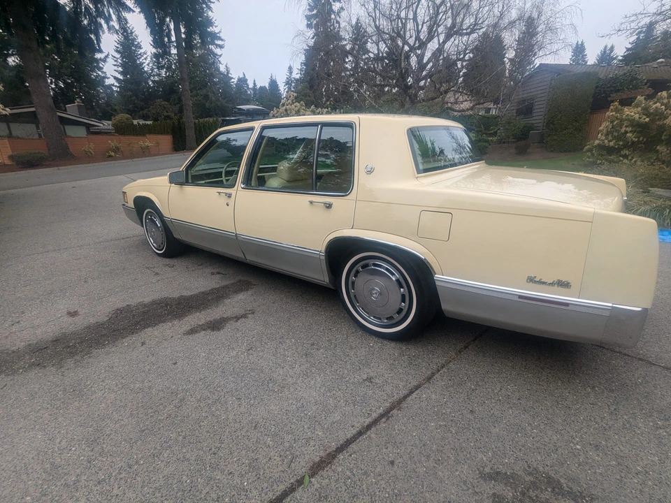 1989 Cadillac DeVille 6th Gen - Image 14 of 31