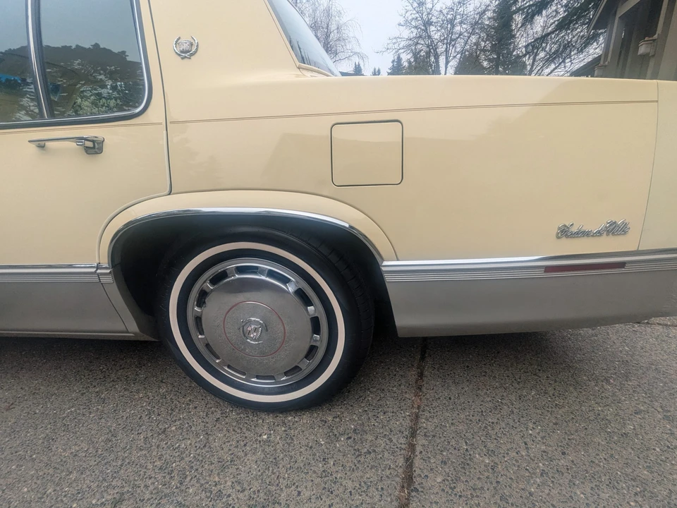 1989 Cadillac DeVille 6th Gen - Image 28 of 31