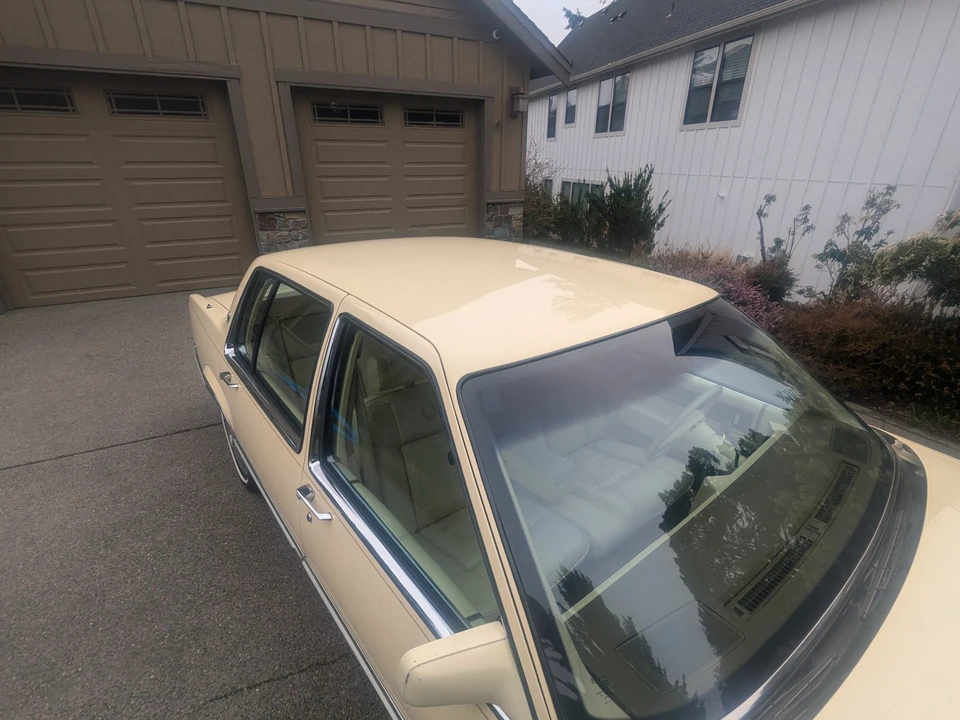 1989 Cadillac DeVille 6th Gen - Image 20 of 31