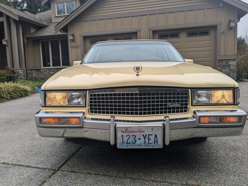 1989 Cadillac DeVille 6th Gen - Image 8 of 31