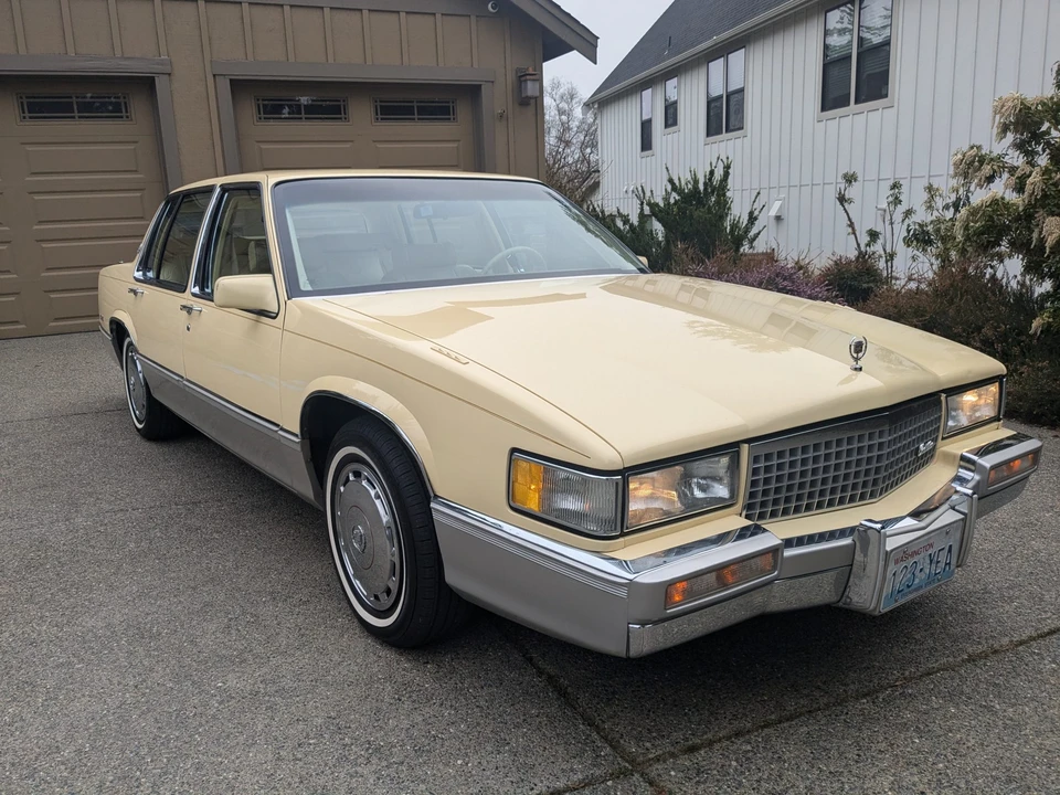 1989 Cadillac DeVille 6th Gen - Image 10 of 31
