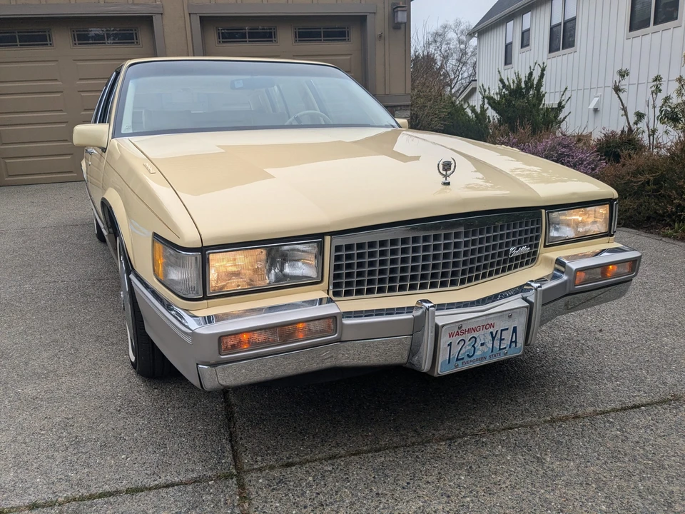 1989 Cadillac DeVille 6th Gen - Image 9 of 31