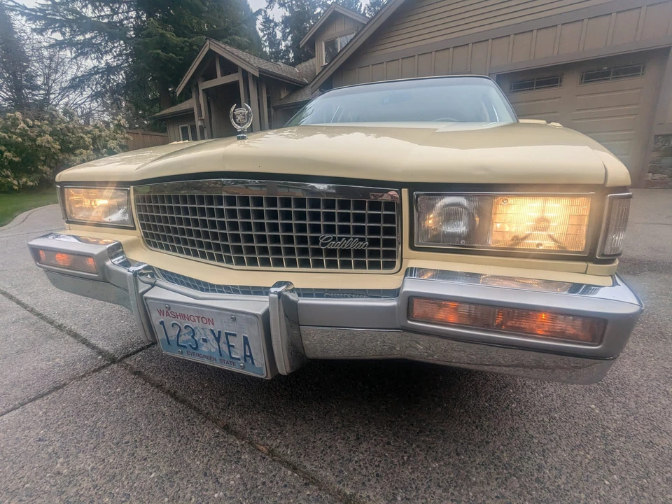 1989 Cadillac DeVille 6th Gen - Image 6 of 31