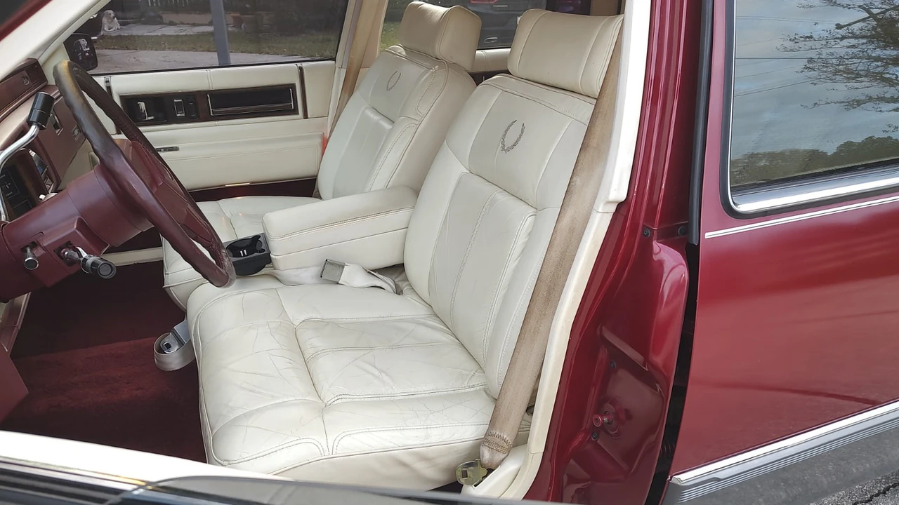 1989 Cadillac DeVille 6th Gen - Image 5 of 18