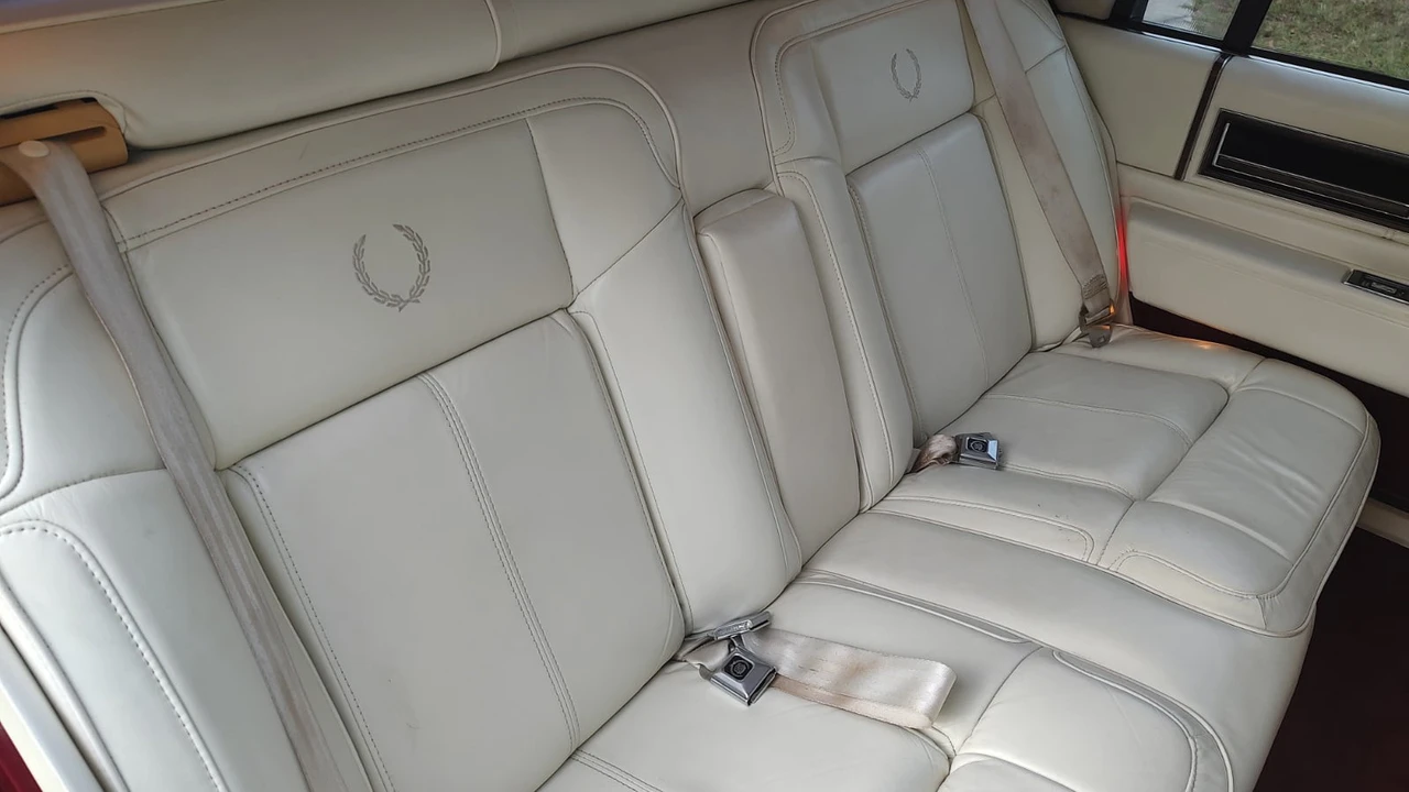 1989 Cadillac DeVille 6th Gen - Image 6 of 18