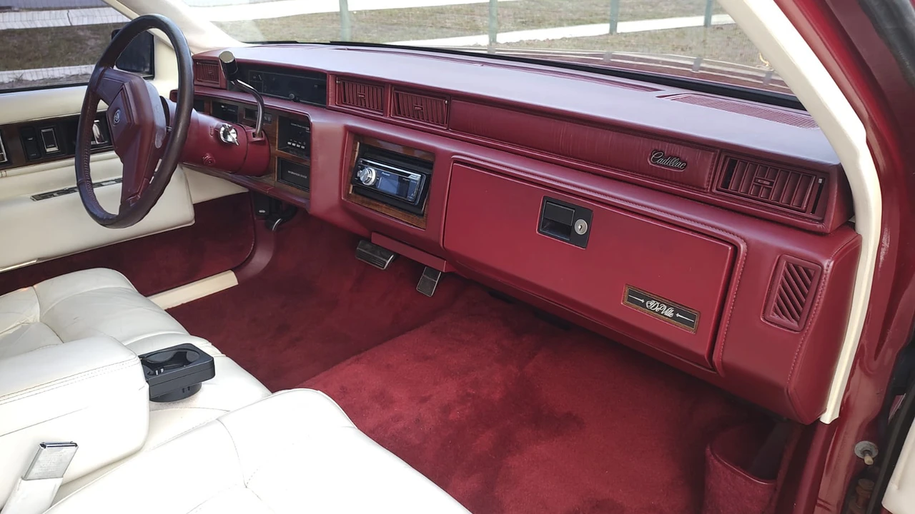 1989 Cadillac DeVille 6th Gen - Image 7 of 18