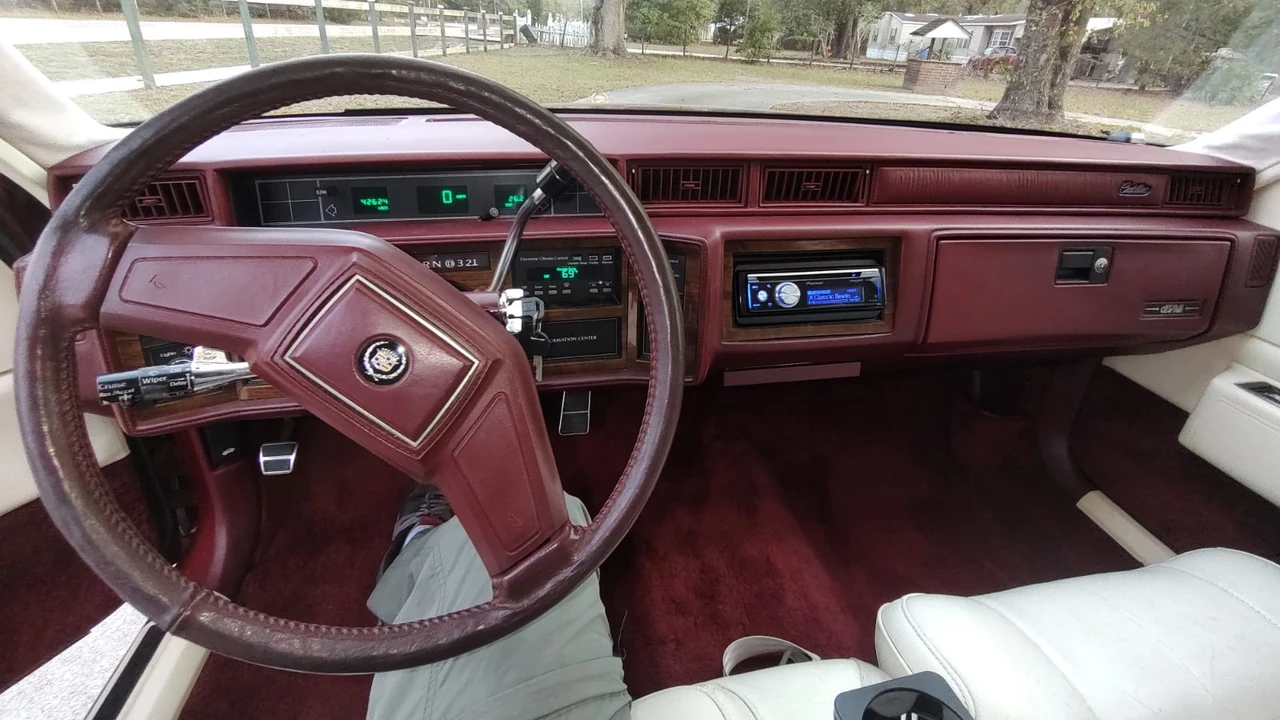 1989 Cadillac DeVille 6th Gen - Image 9 of 18