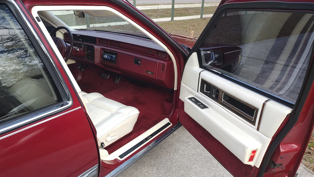 1989 Cadillac DeVille 6th Gen - Image 12 of 18