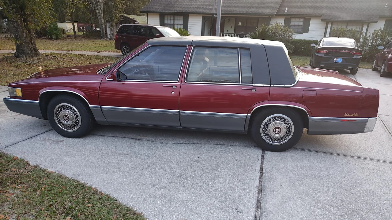 1989 Cadillac DeVille 6th Gen - Image 17 of 18