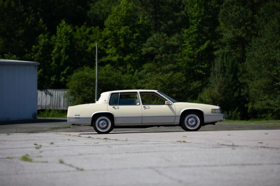 1989 Cadillac DeVille 6th Gen - Image 11 of 23