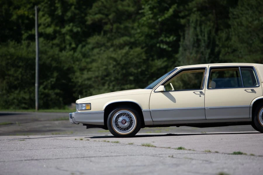 1989 Cadillac DeVille 6th Gen - Image 8 of 23