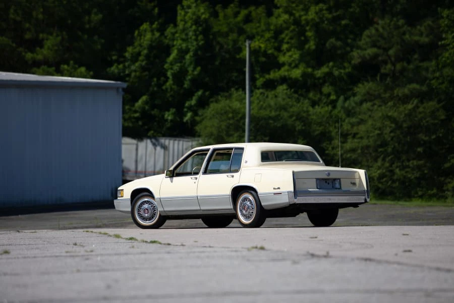 1989 Cadillac DeVille 6th Gen - Image 3 of 23
