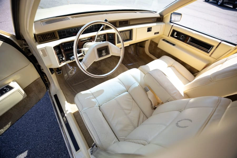 1989 Cadillac DeVille 6th Gen - Image 15 of 23