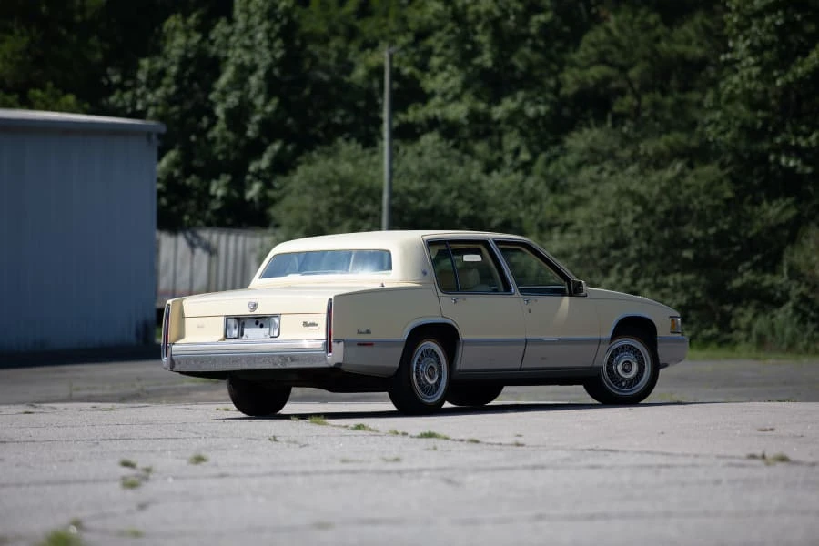 1989 Cadillac DeVille 6th Gen - Image 13 of 23