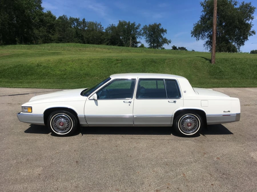 1989 Cadillac DeVille 6th Gen - Image 2 of 8