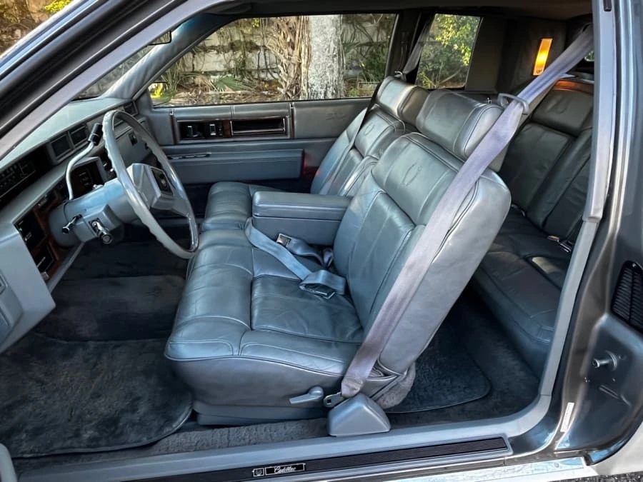 1989 Cadillac DeVille 6th Gen - Image 4 of 28