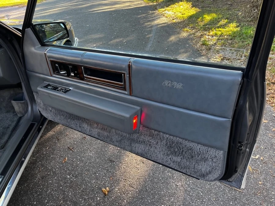 1989 Cadillac DeVille 6th Gen - Image 7 of 28