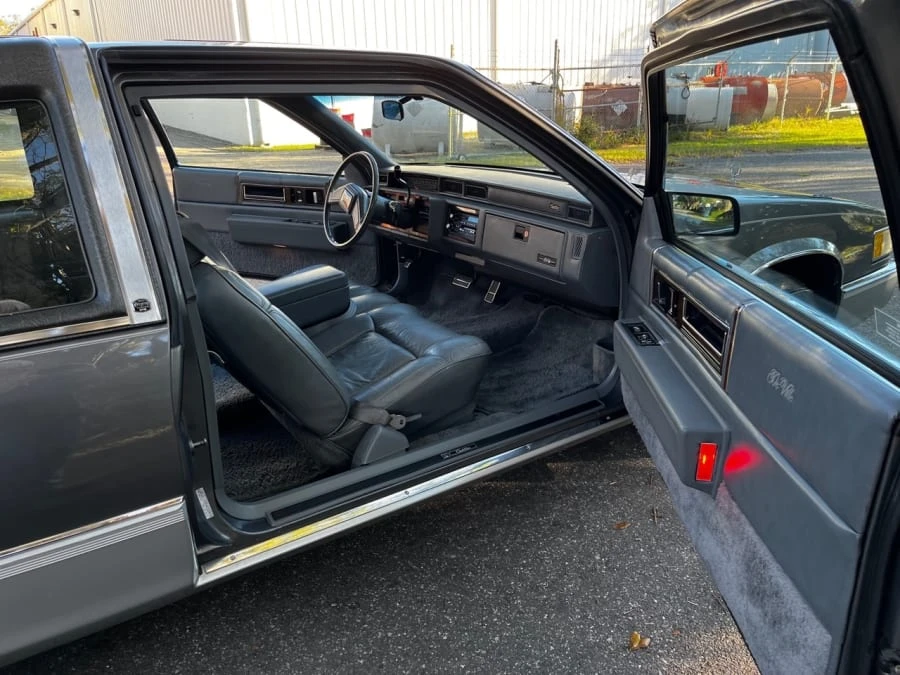 1989 Cadillac DeVille 6th Gen - Image 6 of 28