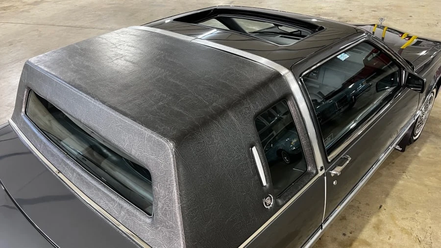 1989 Cadillac DeVille 6th Gen - Image 14 of 28