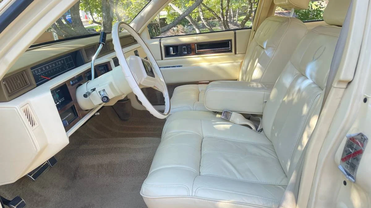 1989 Cadillac DeVille 6th Gen - Image 4 of 19