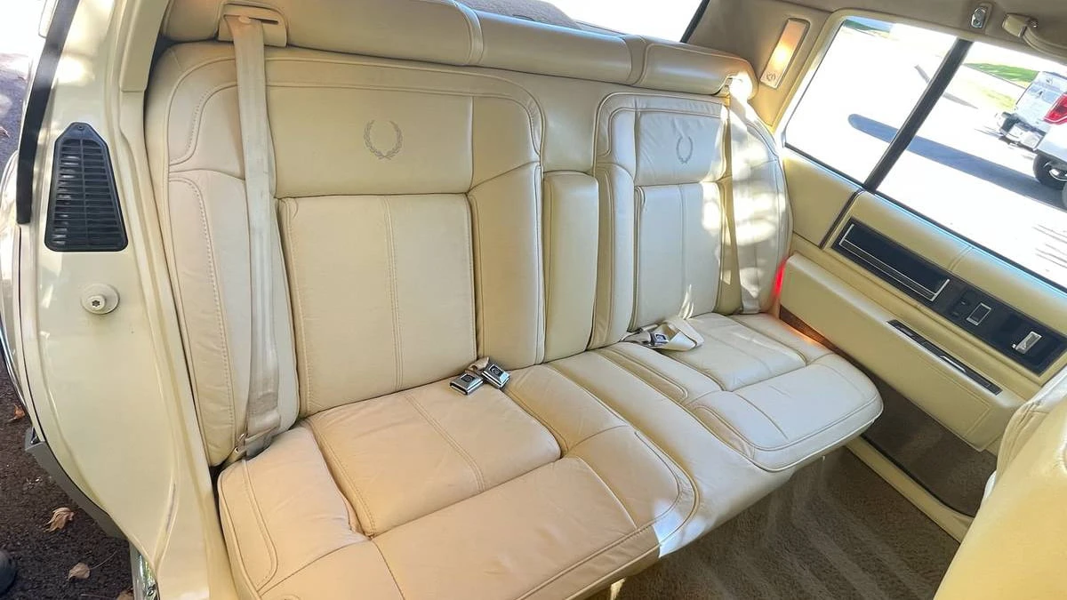 1989 Cadillac DeVille 6th Gen - Image 5 of 19
