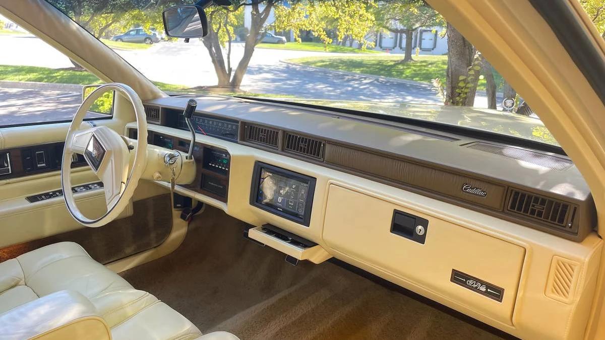 1989 Cadillac DeVille 6th Gen - Image 8 of 19